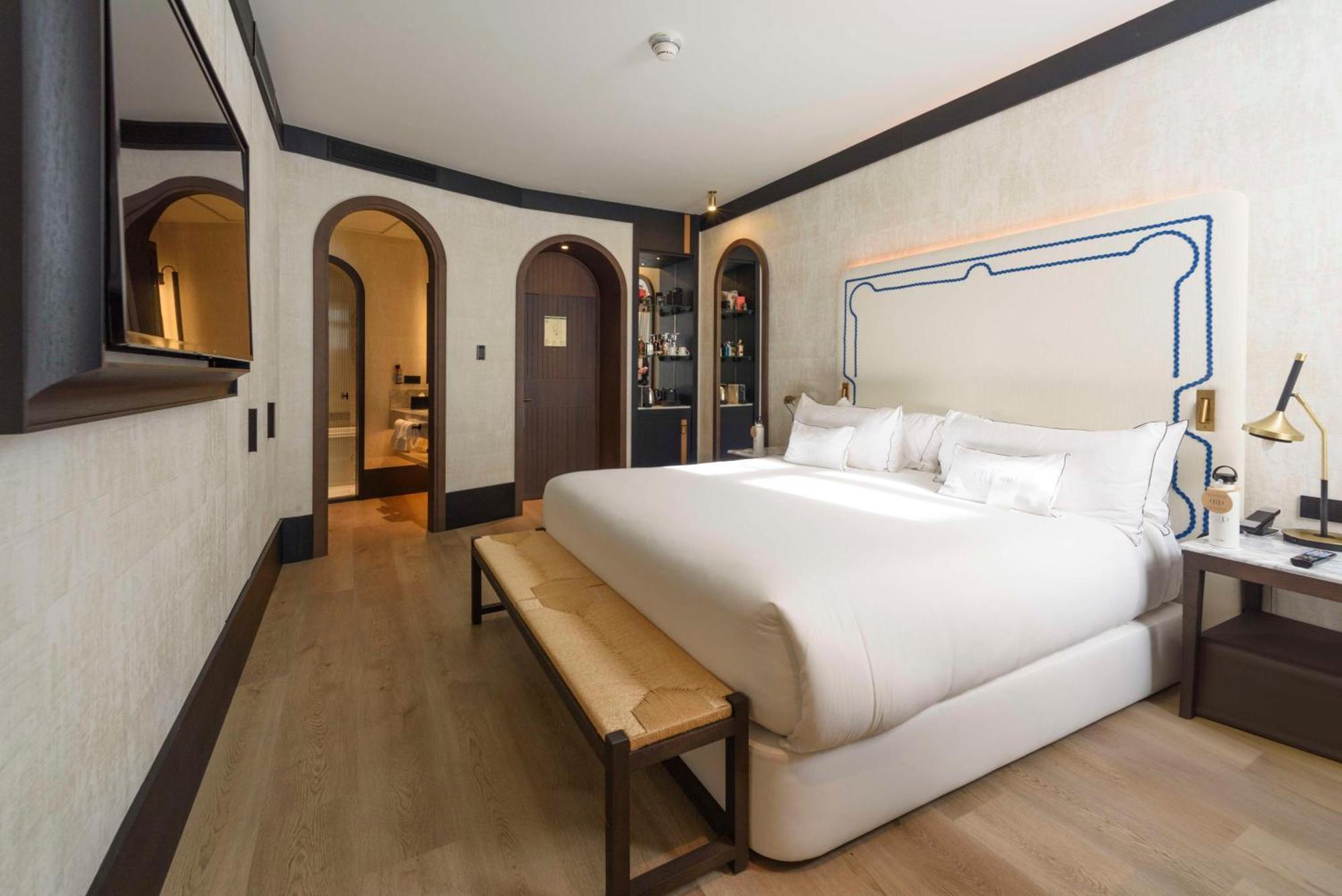 Hotel Montera Madrid, Curio Collection By Hilton Экстерьер фото