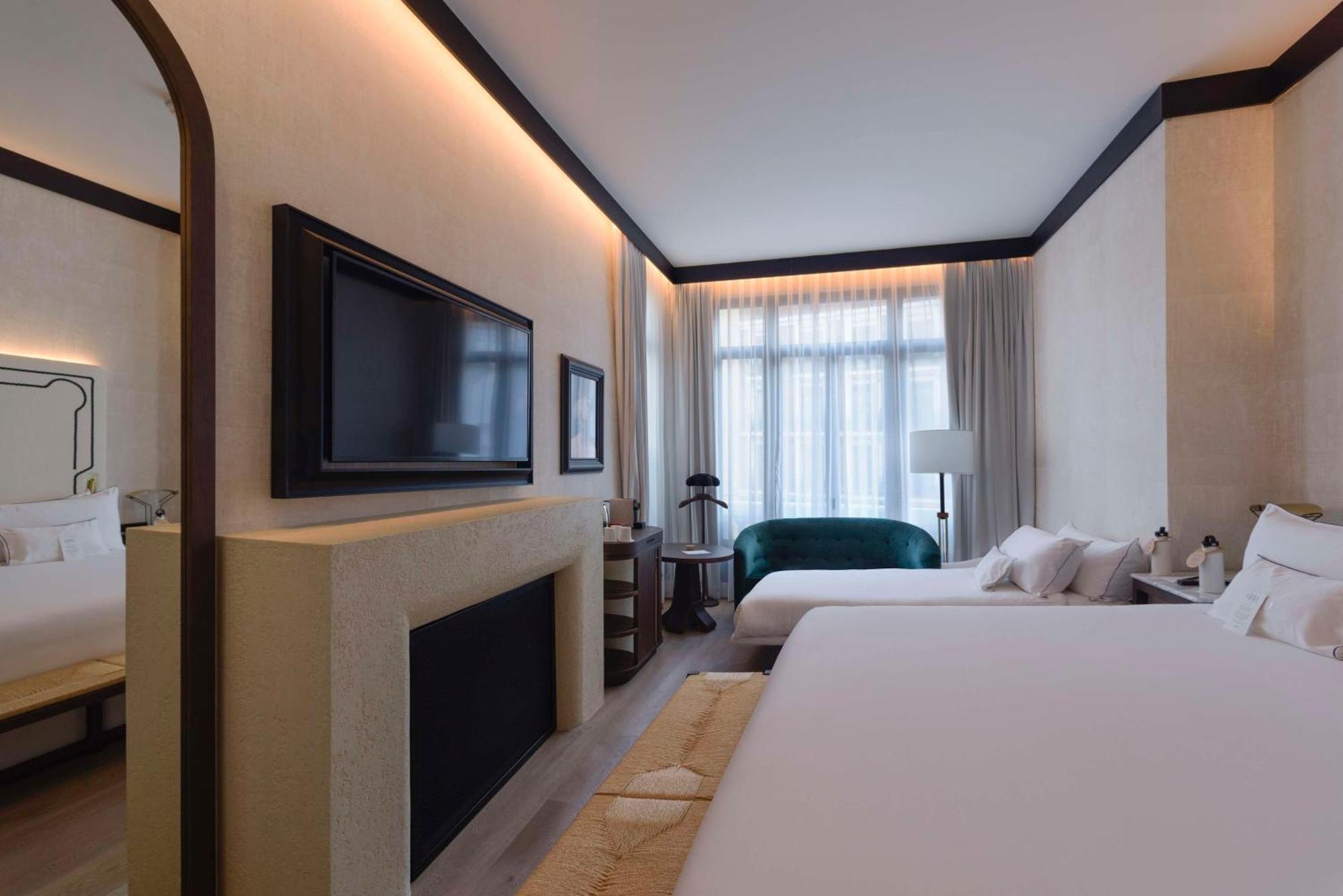 Hotel Montera Madrid, Curio Collection By Hilton Экстерьер фото