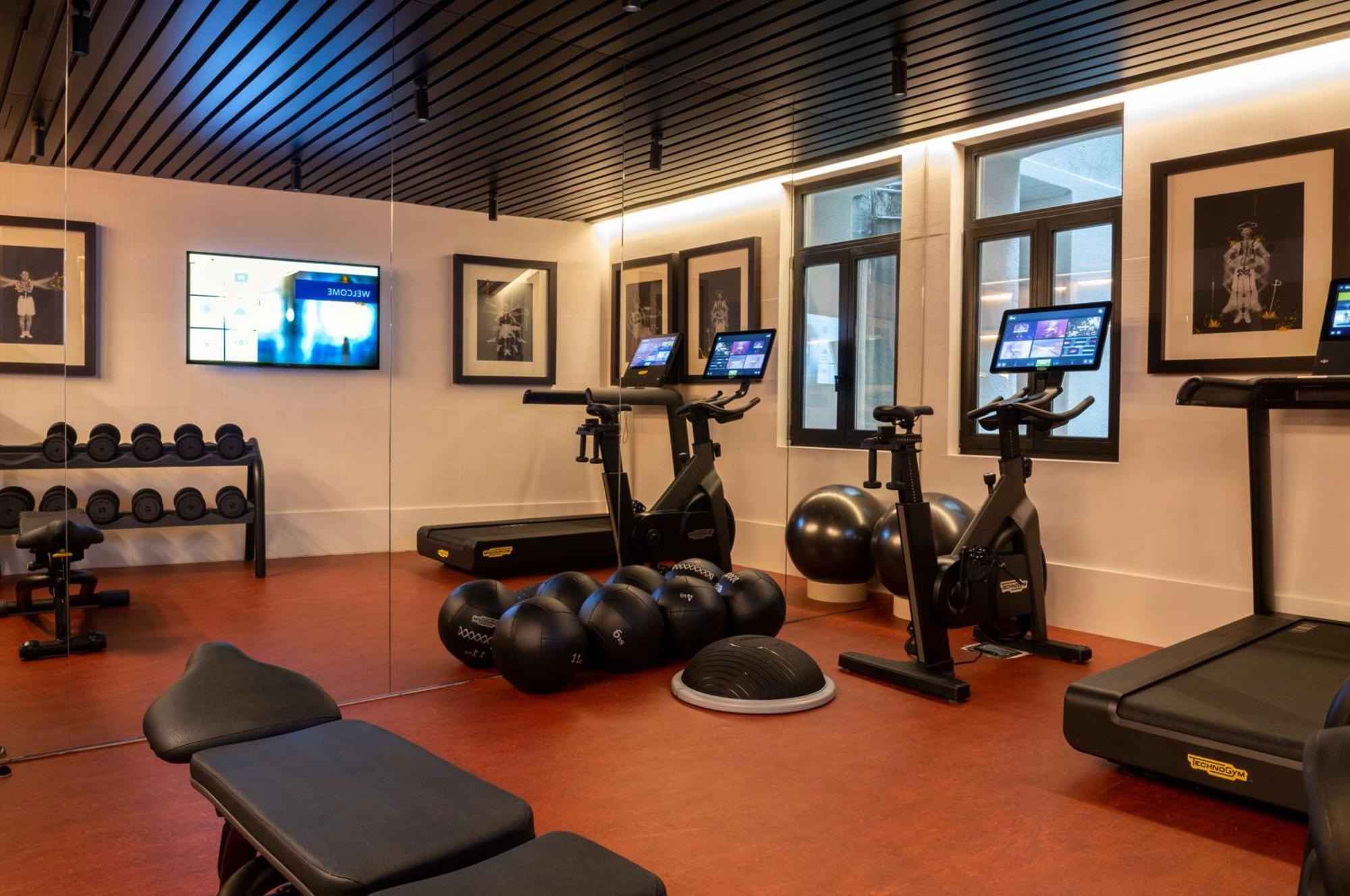 Hotel Montera Madrid, Curio Collection By Hilton Экстерьер фото