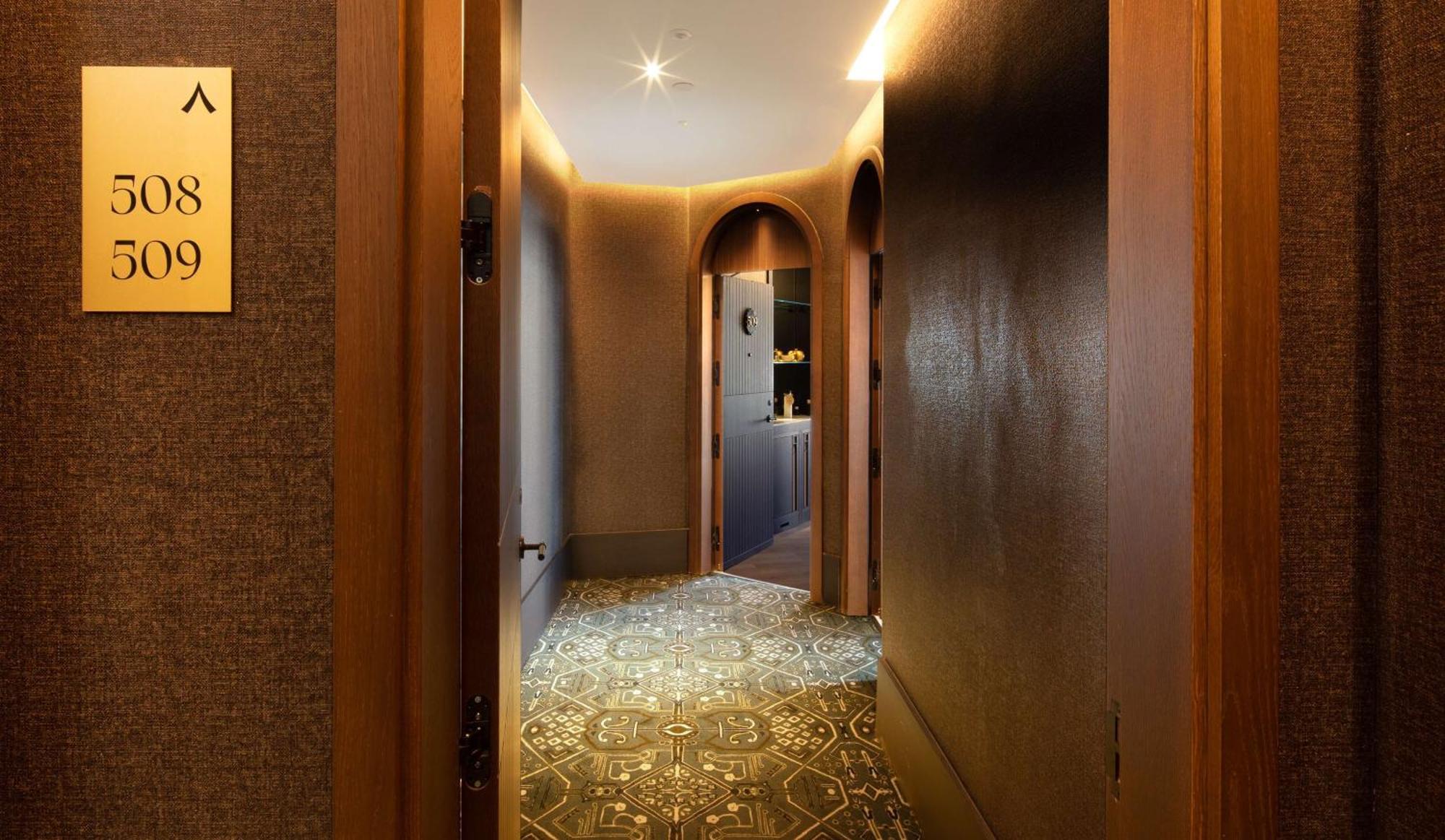 Hotel Montera Madrid, Curio Collection By Hilton Экстерьер фото